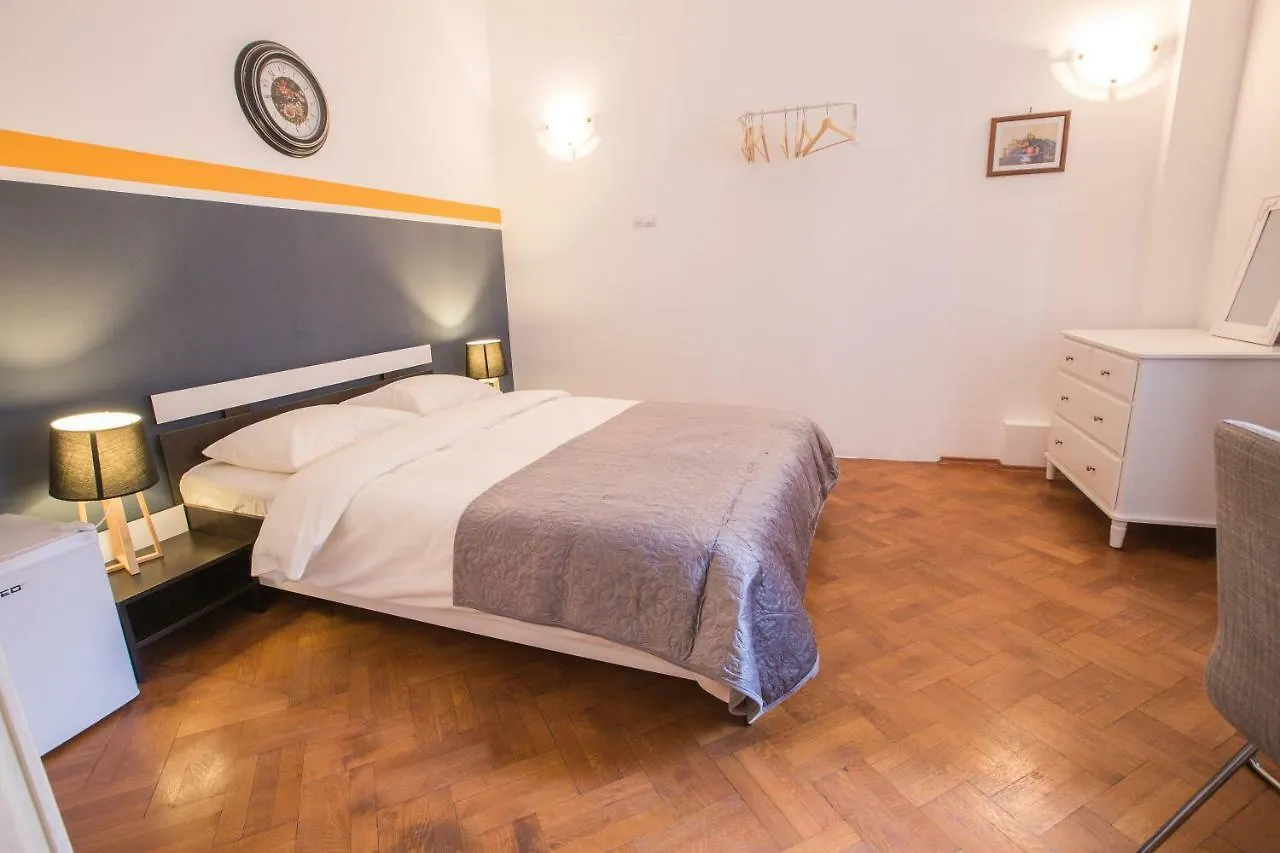 Color Apartments Nicolae Tonitza St Βουκουρέστι
